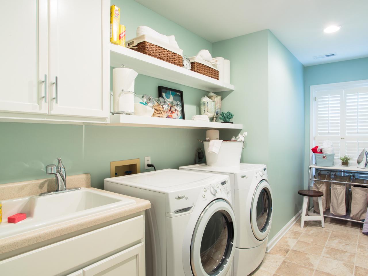 Area servis yang meliputi dapur, ruang cuci dan setrika