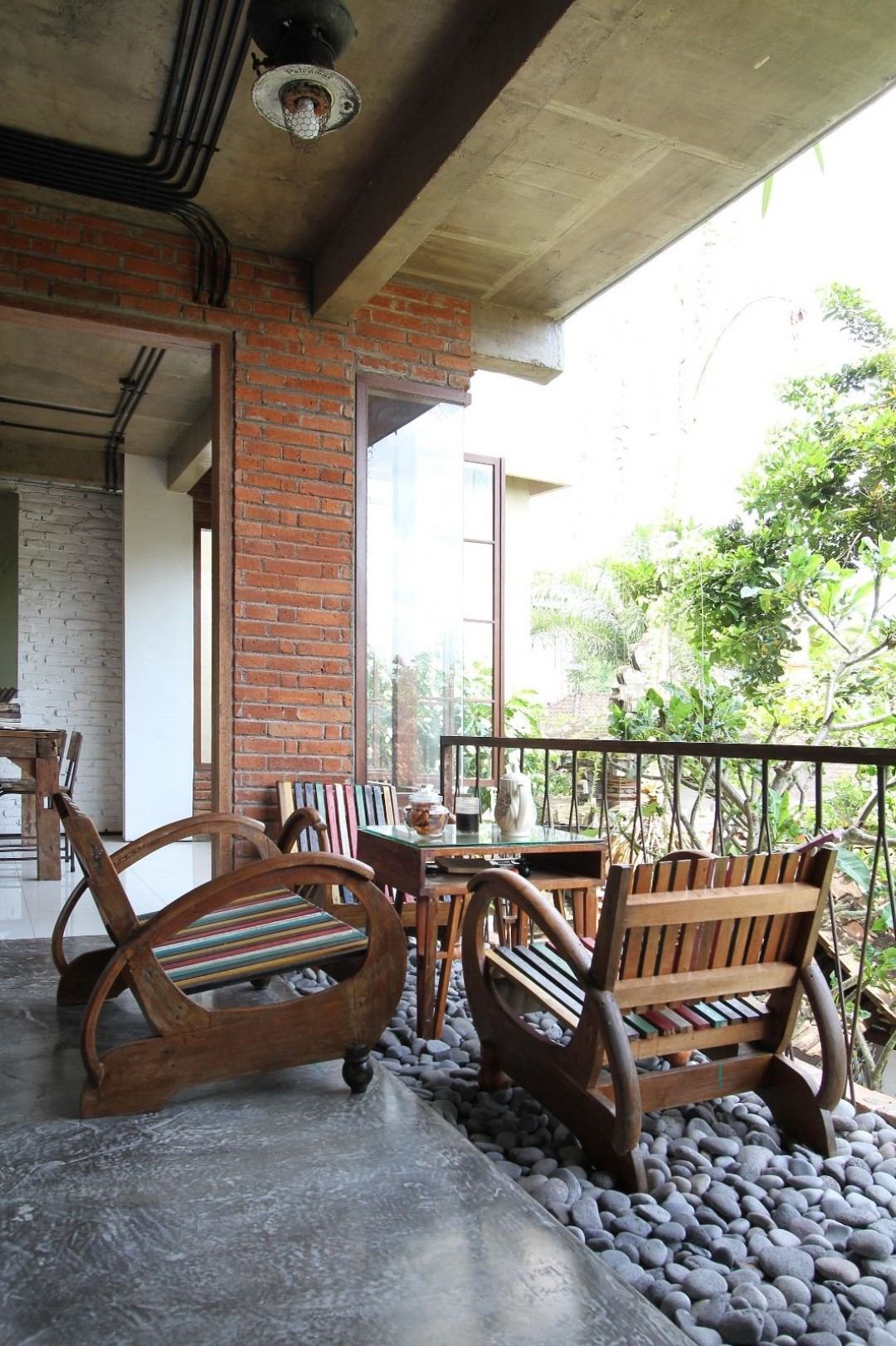 Rumah 'Vertical Courtyard' Bergaya Bali - DDAP Architect