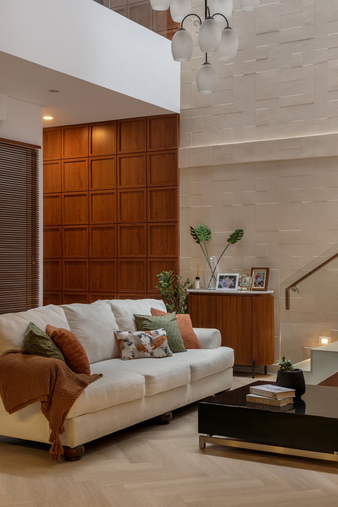 The Midcentury Continuum, A Refined Home That Preserves the Essence of Its Past The Midcentury Continuum, A Refined Home That Preserves the Essence of Its Past