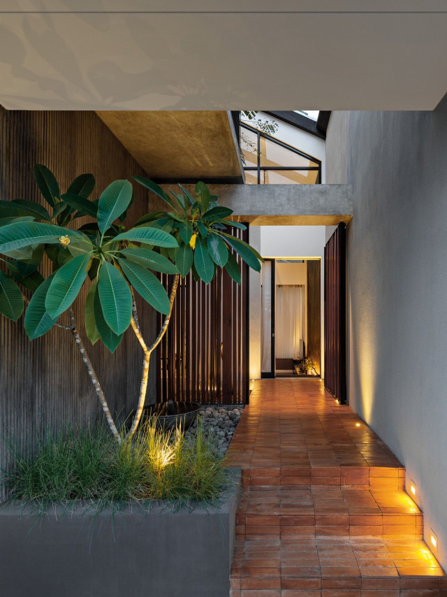 The Tropical Architecture Approach in the ASH House