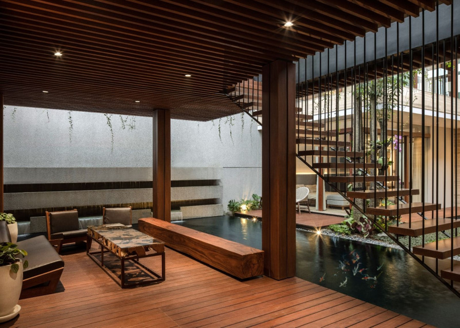 Oasis House Allows Nature to Occupy and Bring Luxury Pleasure for the Soul
