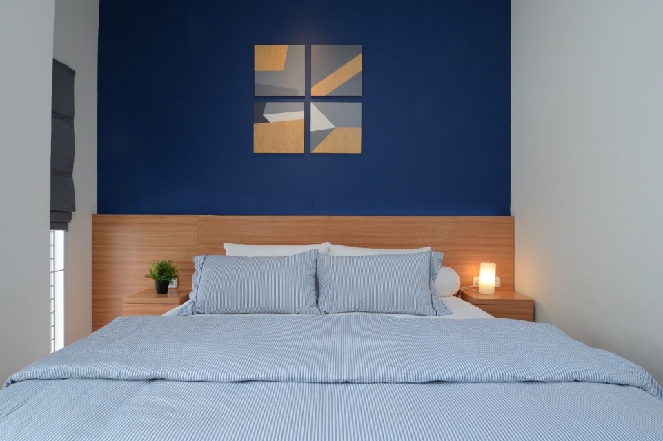 5 Tips Memilih dan Menampilkan Hiasan Dinding Kamar Tidur Minimalis